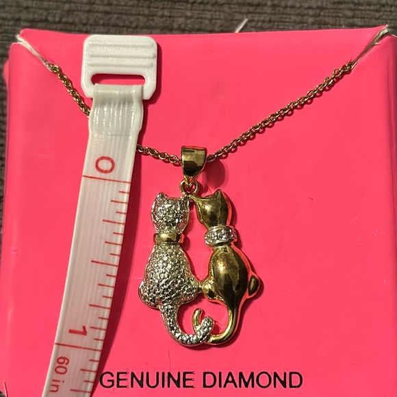 Two Cats Necklace with 18inch gold color chain - Picture 10 of 10